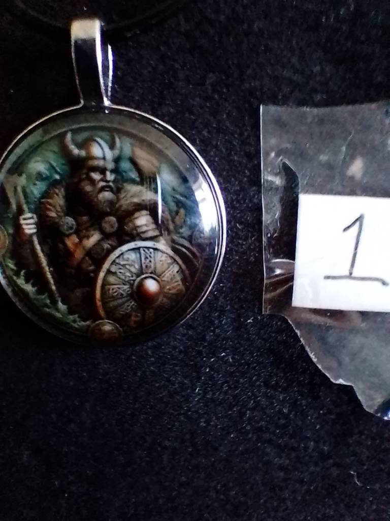 5 different necklace's pick which one