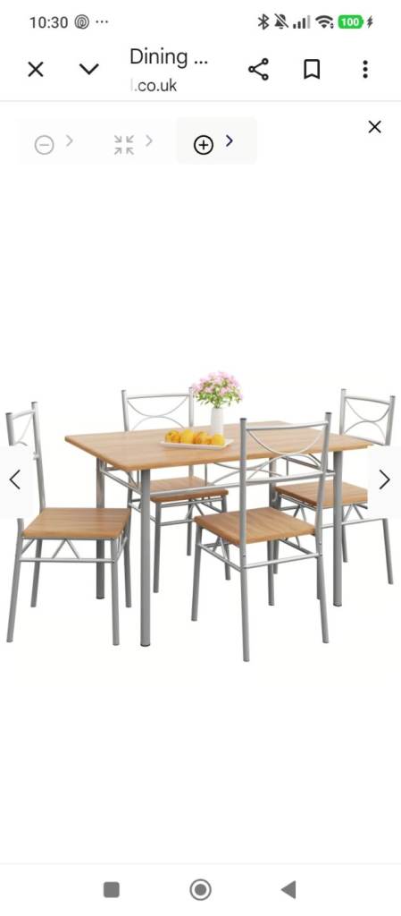 Dining table and 4 chairs 