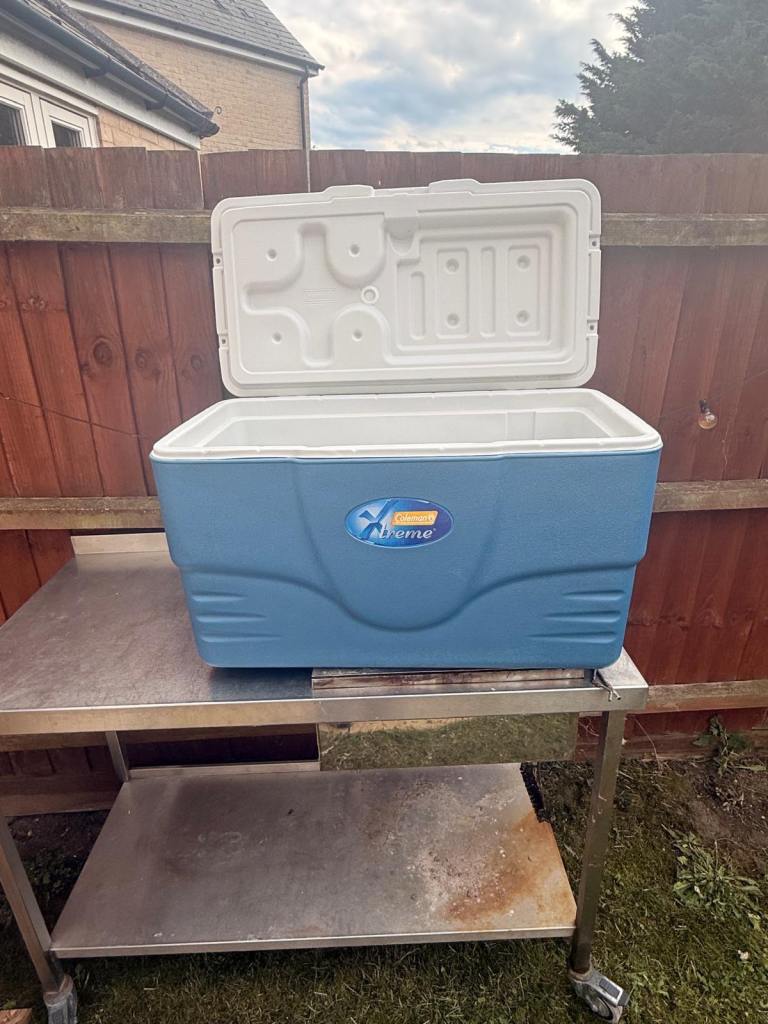 Coleman Xtreme Cool box