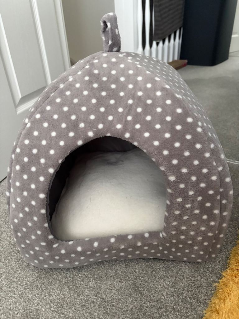Pets at home grey igloo bed polka dot 