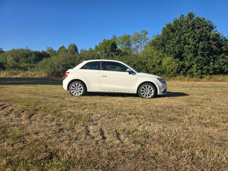 Audi, A1, Hatchback, 2013, Manual, 1598 (cc), 3 doors