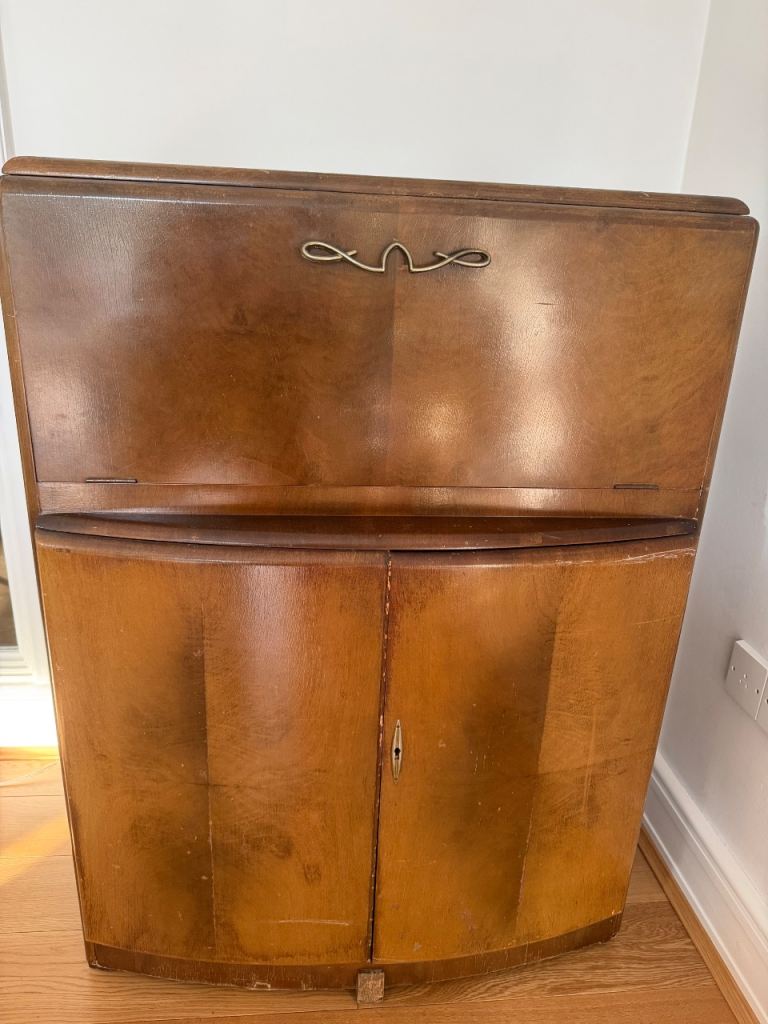 Stunning Art Deco Drinks Cabinet