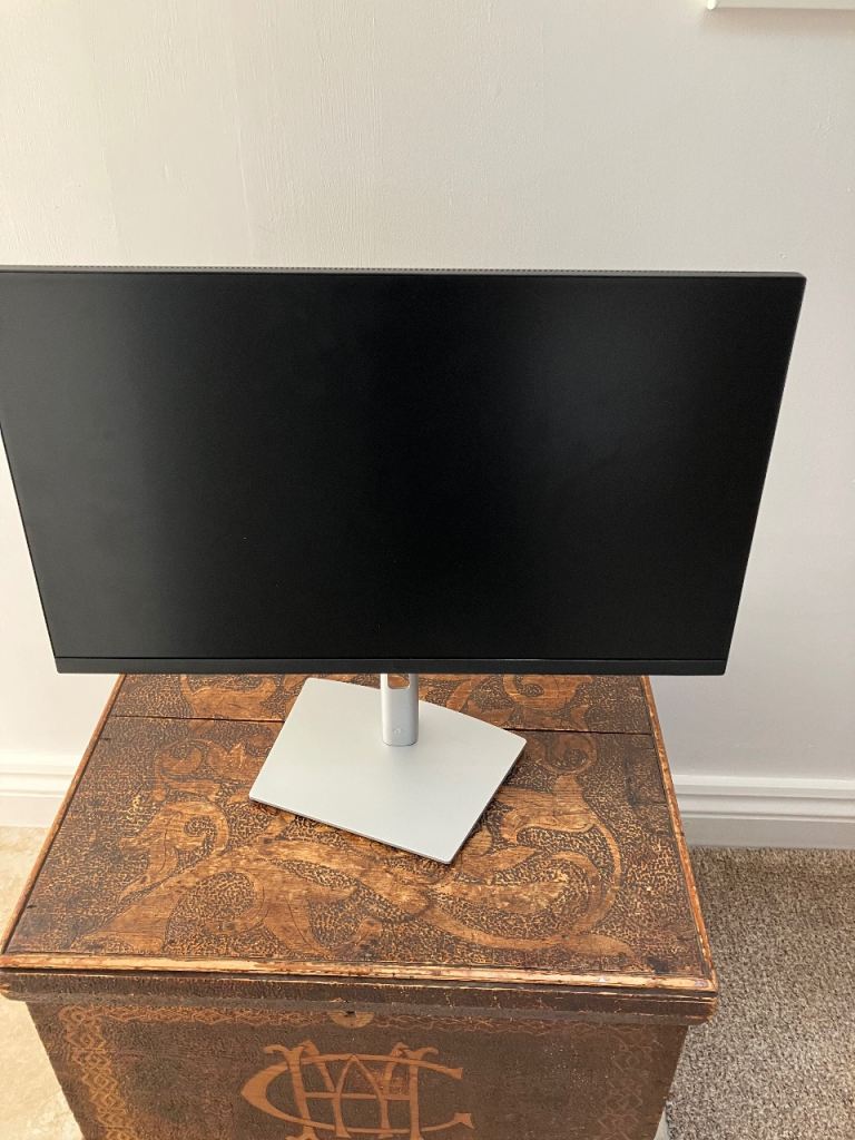 Dell P2422H Flat Panel Monitor – Excellent Condition
