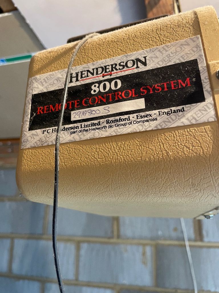Single electric garage door 