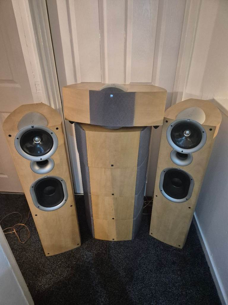 Kef Q7 speakers 