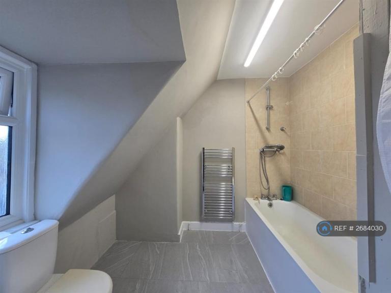 1 bedroom flat in Beulah Road, Thornton Heath, CR7 (1 bed) (#2684030)