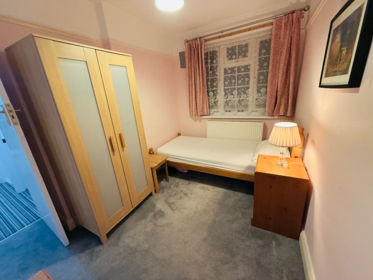 Single Bedroom Fully Furnished-Norbury