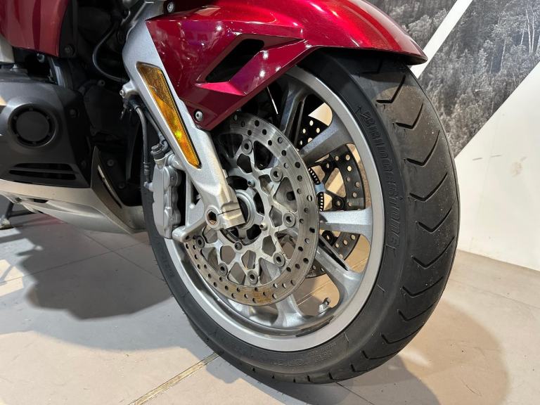 Honda GL 1800 Goldwing DCT Tour 2019 with 13,201 miles 