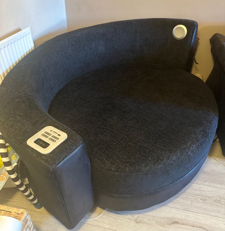 DFS Audio Cuddle Chair