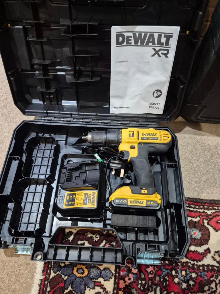 Dewalt DCD776 drill package