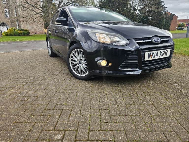 Ford focus 1.0 zetec ULEZ COMPLIANT LOWEST INSURANCE GROUP £20 ayear tax LOW MILES 68K 1 OWNER 