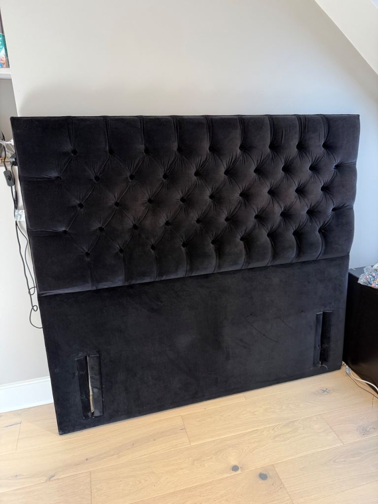 FREE Sueno Chesterfield Headboard in Black Velvet for Double Bed