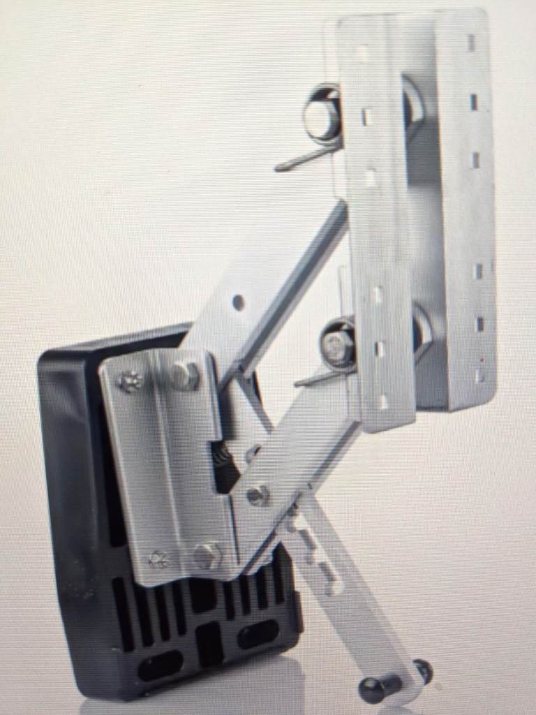 OUTBOARD BRACKET FOR RESERVE ENGINE