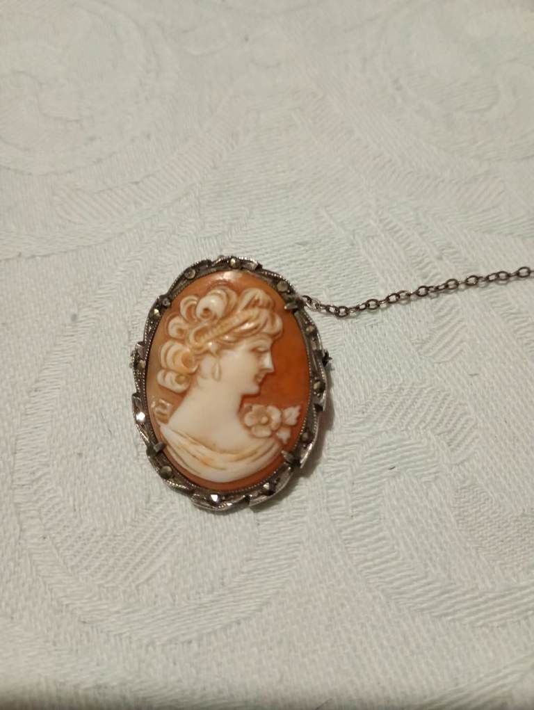 Vintage Silver Cameo Broach 