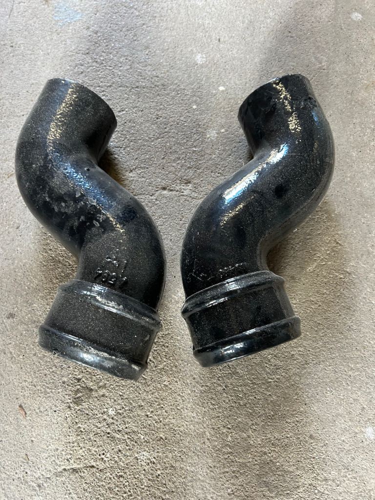 Cast iron offset drainage pipe 