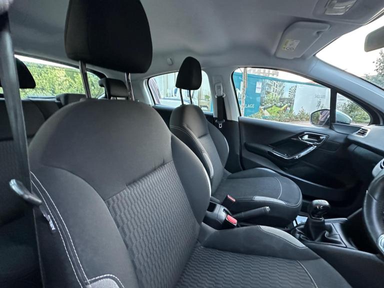 2017 Peugeot 208 1.2 PureTech Active Euro 6 5dr HATCHBACK Petrol Manual