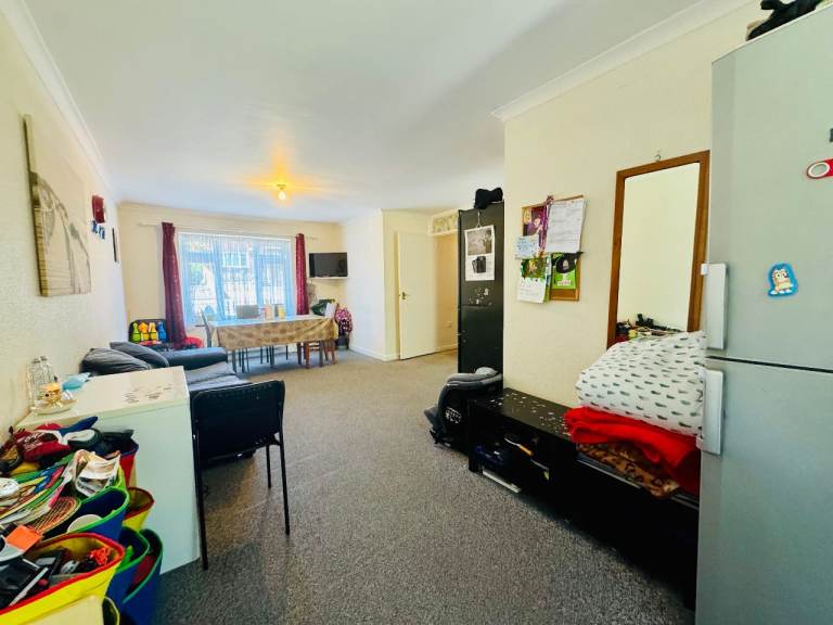 3 Bedroom House With Parking & Garden Near Pinner Wood School - Jubilee Close Pinner HA5