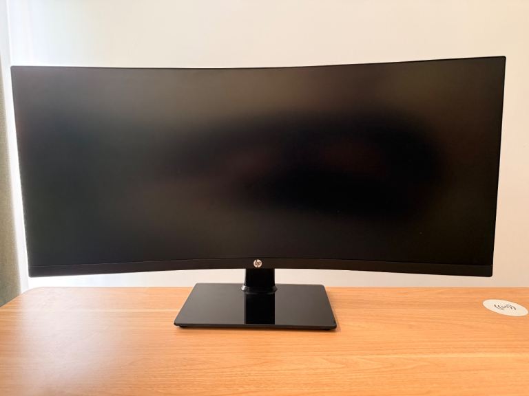HP 34” Curved Ultrawide Monitor – Good Condition