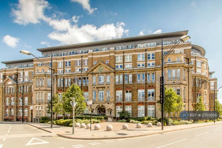 2 bedroom flat in Cadogan Road, London, SE18 (2 bed) (#2703556)