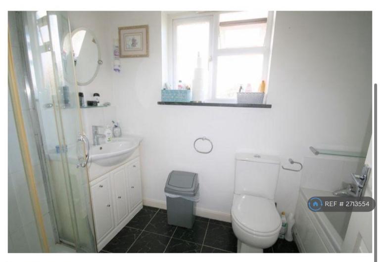 3 bedroom house in Cricklade Avenue, Romford, RM3 (3 bed) (#2713554)