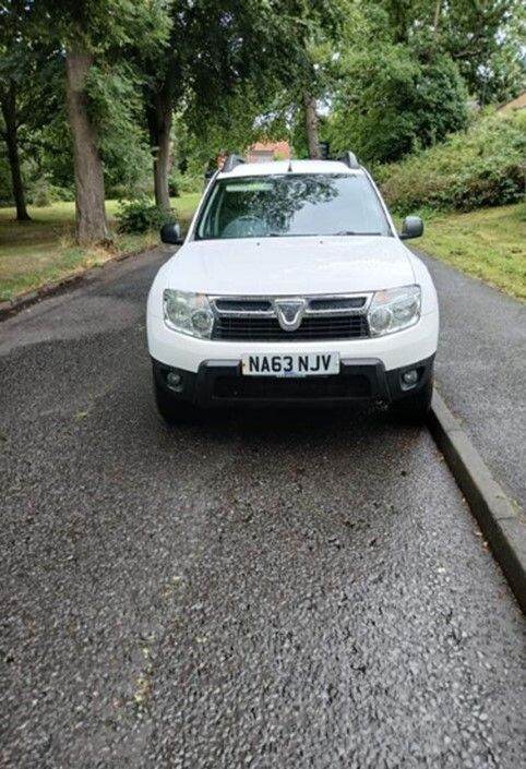 White Dacia Duster 1.5 dCi Ambience (NA63 NJV)