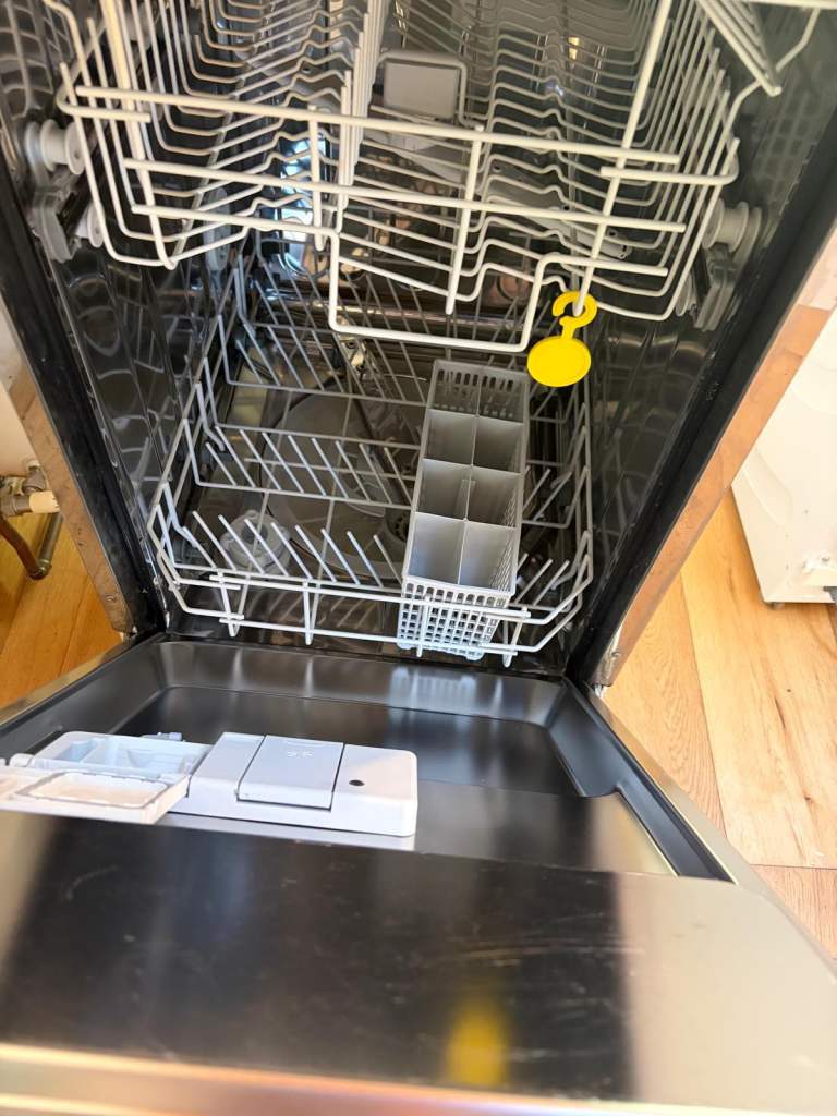 Tricity Bendix Dishwasher – White, Good Condition