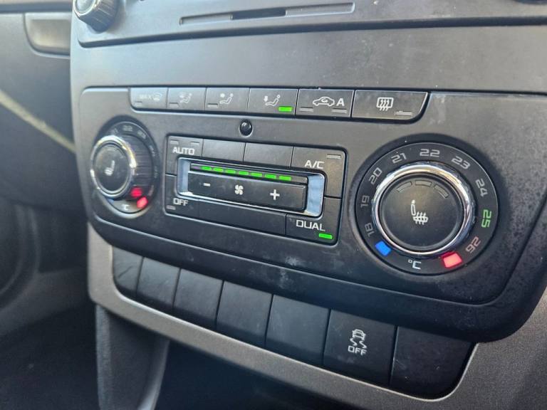 2013 Skoda Yeti 2.0 TDI CR Elegance 5dr HATCHBACK DIESEL Manual