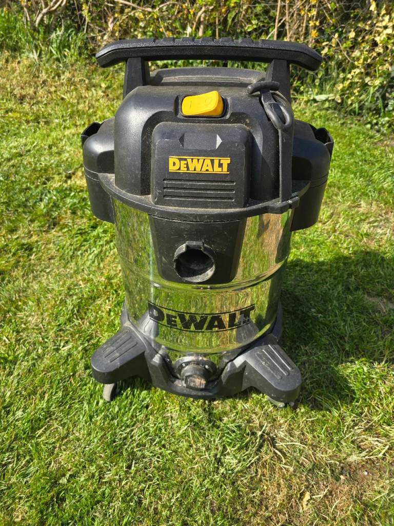 DeWalt wet and dry vac