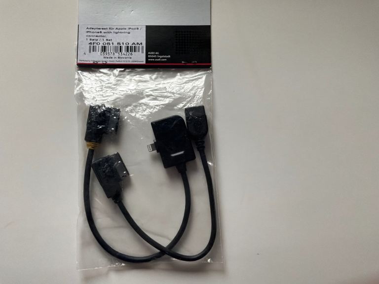 Audi vehicle AMI iPod/iPhone 'Apple Lightning' Adapterset Plus