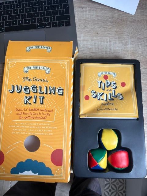 Juggling kit 