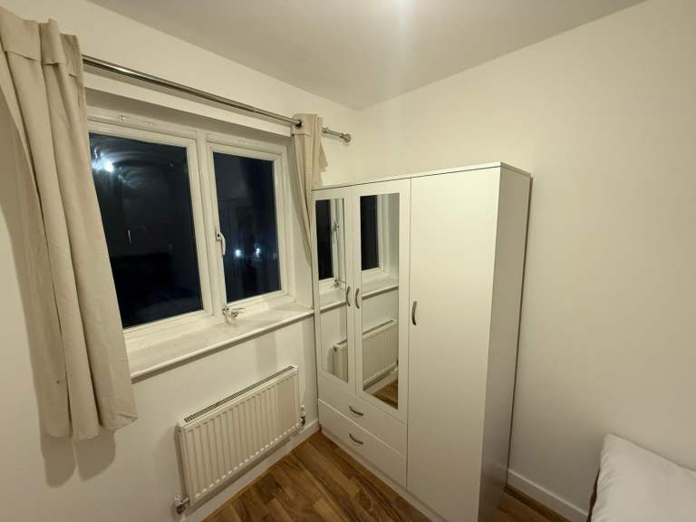 Spacious and Cosy Double Room for Rent in - UB5 6FQ