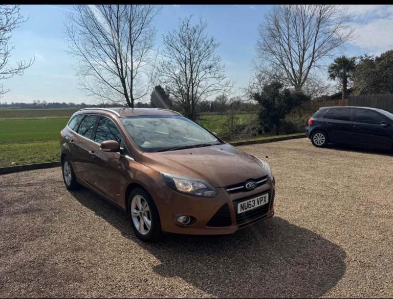  Ford Focus 1.6 Zetec Powershift Euro 5 5dr Petrol Automatic
