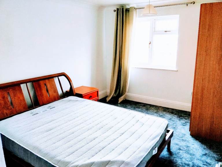 DOUBLE ROOM in LLANEDEYRN, CARDIFF - £525 per month - ALL BILLS INCLUDED!!! 