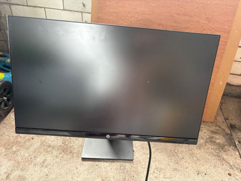HP P27q G4 monitor