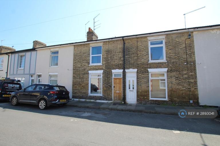 4 bedroom house in Berridge Road, Sheerness, ME12 (4 bed) (#2893041)
