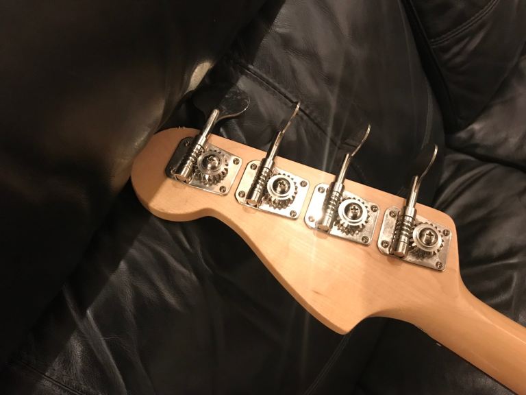 Fender Aerodyne Jazz Bass 2006-08 Old Candy Apple Red, beautiful bass 