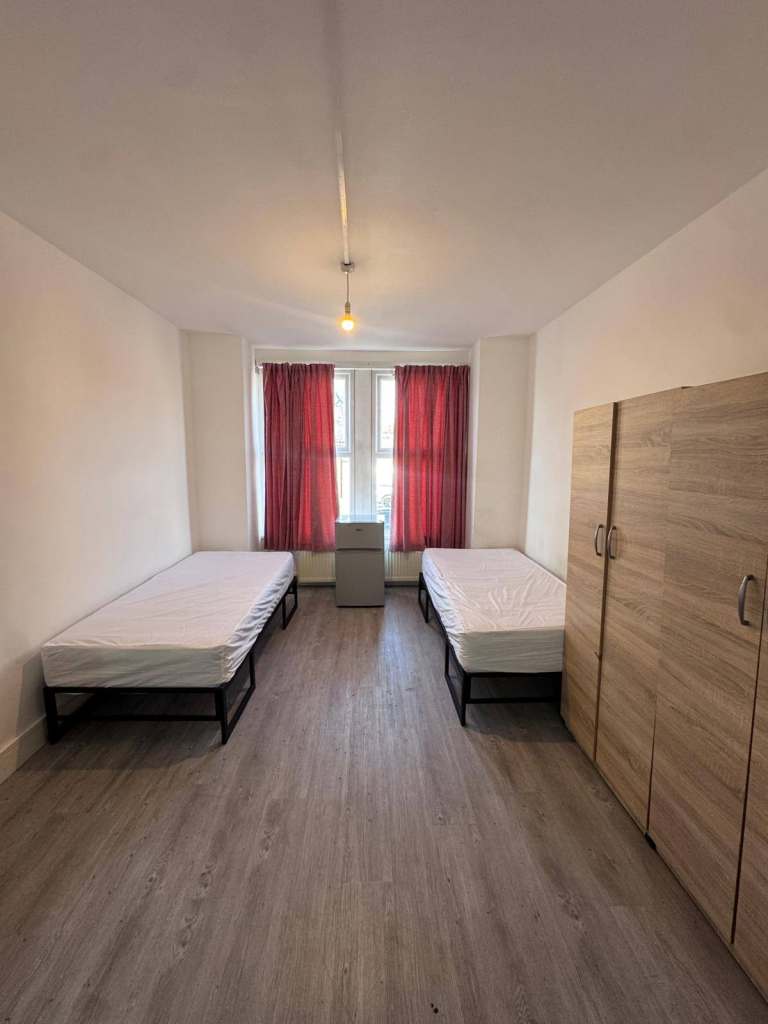 💙 Room Available TOTTENHAM Durban Road, N17 8ED   Large Double Room, A✅