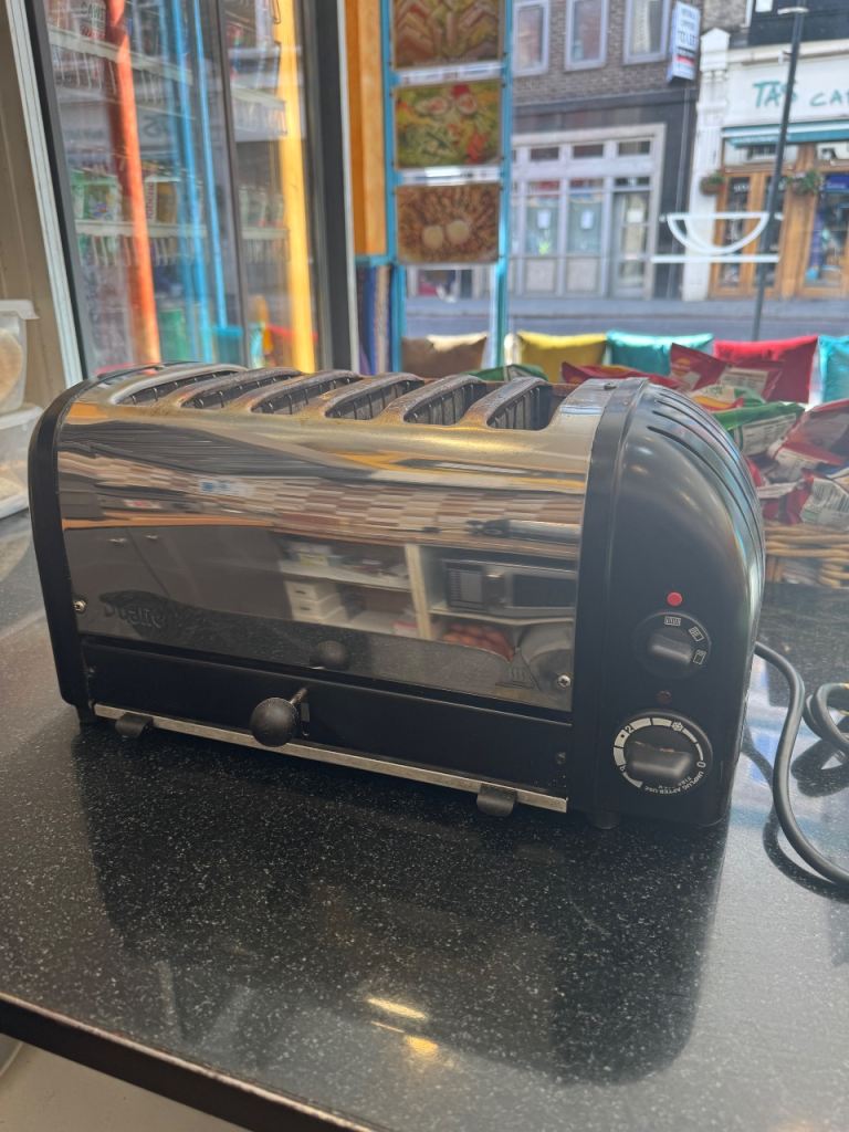 Dualit 6-Slice Toaster – Black and Chrome, Good Condition