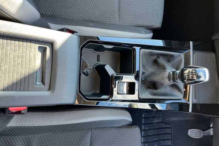 2022 Vauxhall Astra 1.2 Turbo 130 Design 5dr HATCHBACK PETROL Manual