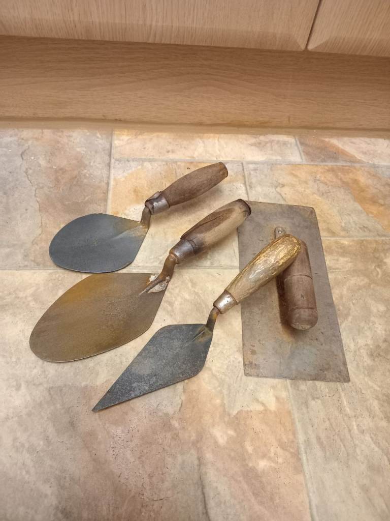 Vintage job lot of brick layers tools