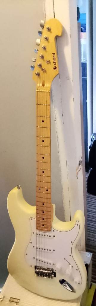 3 guitars Inc 6 string bass