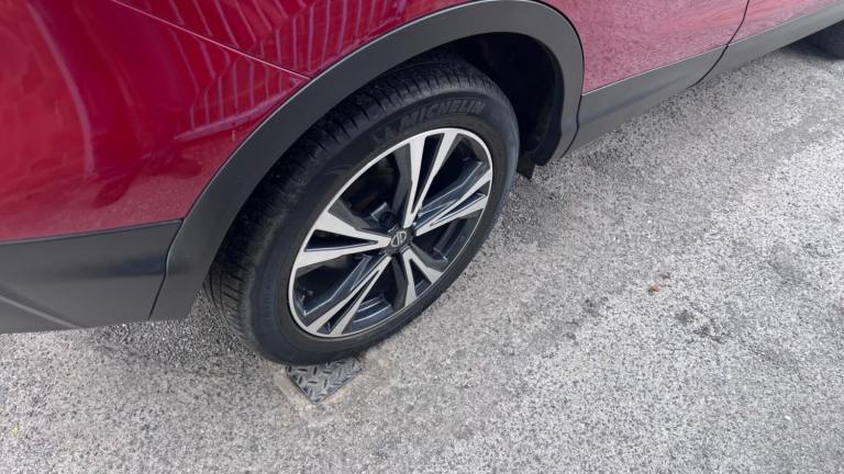 Nissan qashqai N1.5 dCi 115 N-Connecta 5dr 2 owners full Nissan history stunning