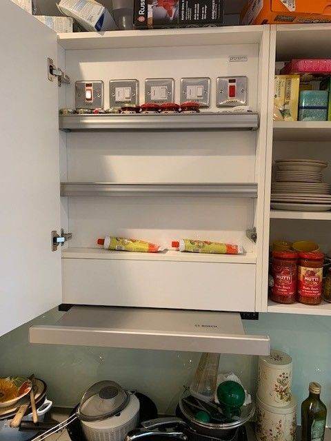 Integrated German Pronorm kitchen with fully functioning Bosch appliances 