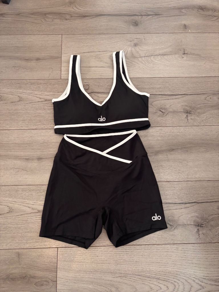 Alo Yoga Black Bra Top & Shorts Set – New with Tags
