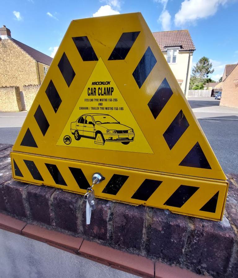 Krooklock wheel clamp