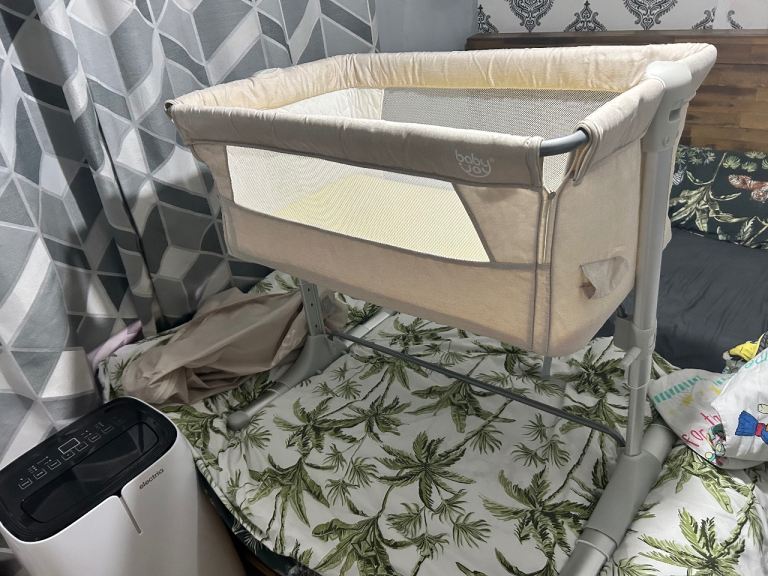 Babylo next to me crib/cot 