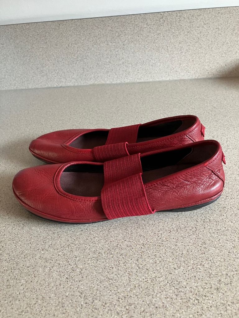 CAMPER - ‘Right’ Deep Red Ballerina shoe for women - size 40