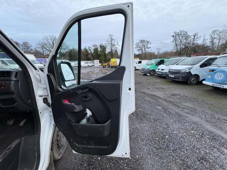 2022 Renault Master Master 35 LWB CHASSIS CAB DIESEL Manual