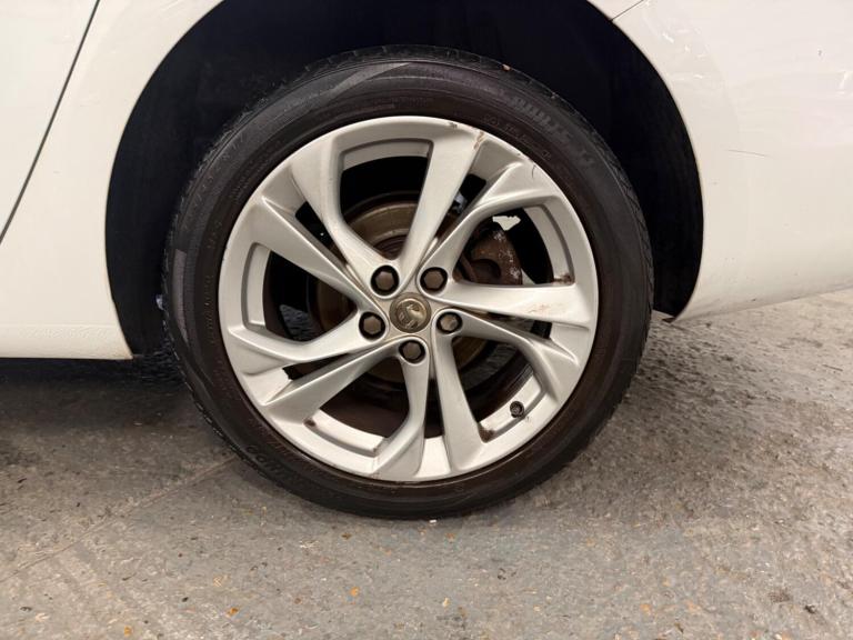 2017 Vauxhall Astra 1.4i Turbo SRi Sports Tourer Euro 6 5dr ESTATE Petrol Manual