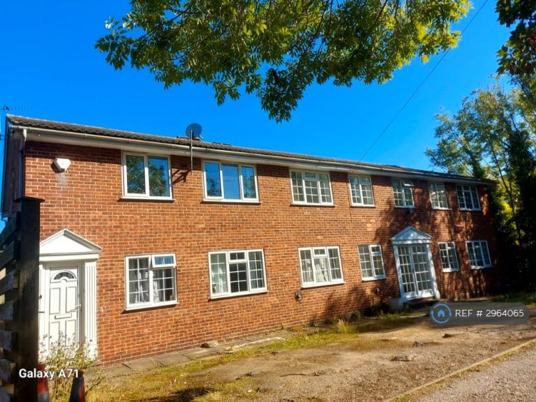 2 bedroom flat in Stanmore Place, Leeds, LS4 (2 bed) (#2964065)